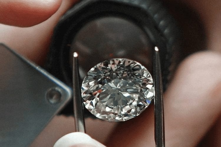 How To Save Money When Buying A Diamond Ring