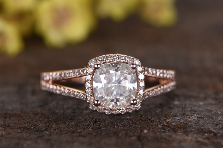 10 stunning celebrity halo engagement rings – VISIT